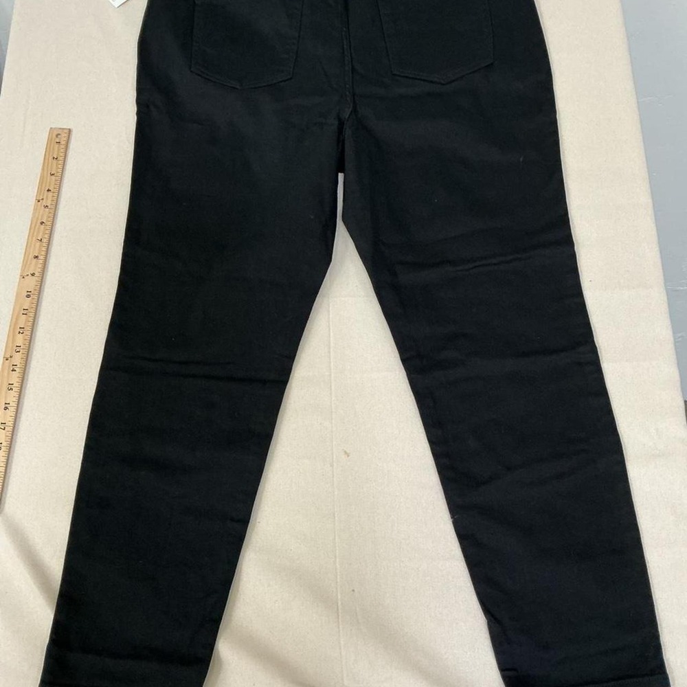Amazon Essentials black jeans - Picture 2 of 5